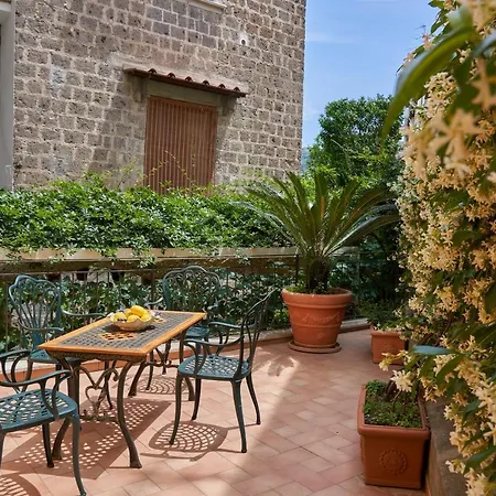 Sine Tempore Apartment