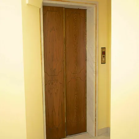Sine Tempore Apartment *