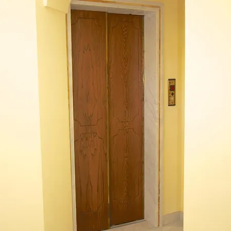 Sine Tempore Apartment *